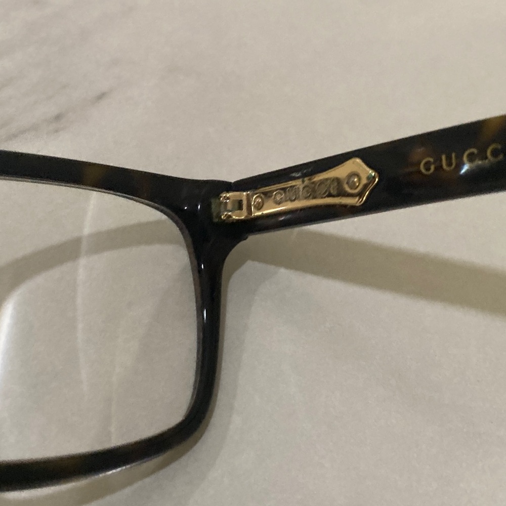 Gucci Men’s Tortoiseshell Rectangle Glasses with Gold Accents - Picture 12 of 16